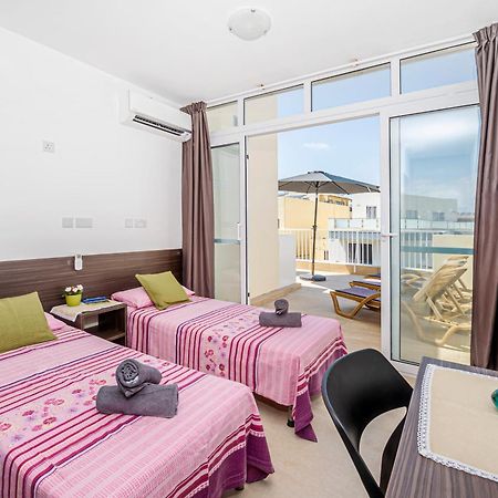 Summer Breeze Penthouse With Private Hot Tub & Terrace With Panoramic Views, By Getawaysmalta Mellieħa Exterior foto