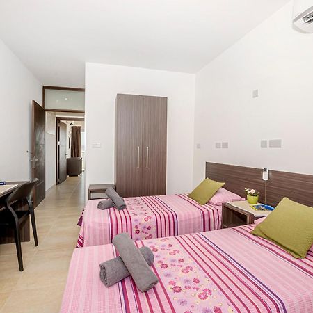 Summer Breeze Penthouse With Private Hot Tub & Terrace With Panoramic Views, By Getawaysmalta Mellieħa Exterior foto