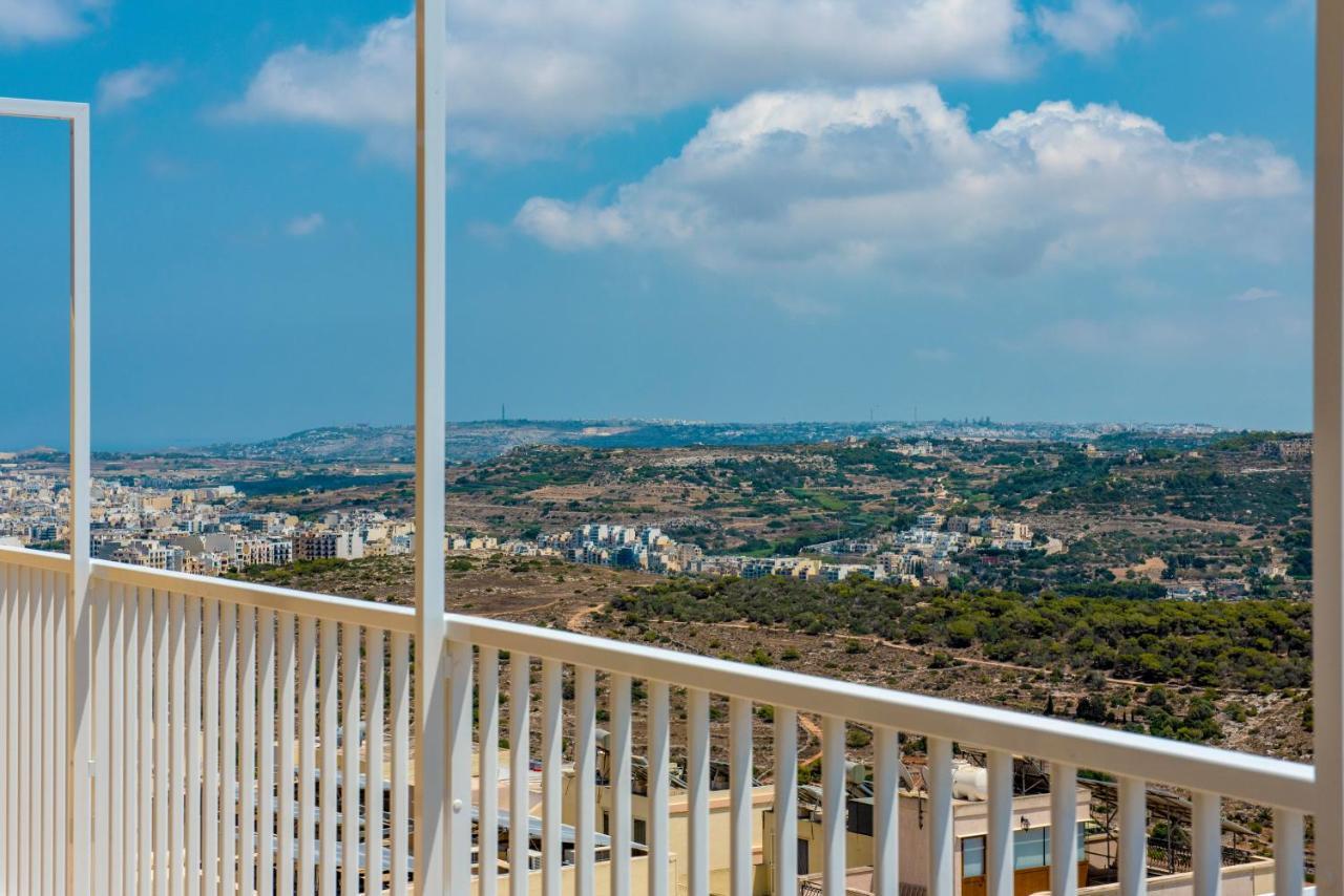Summer Breeze Penthouse With Private Hot Tub & Terrace With Panoramic Views, By Getawaysmalta Mellieħa Exterior foto