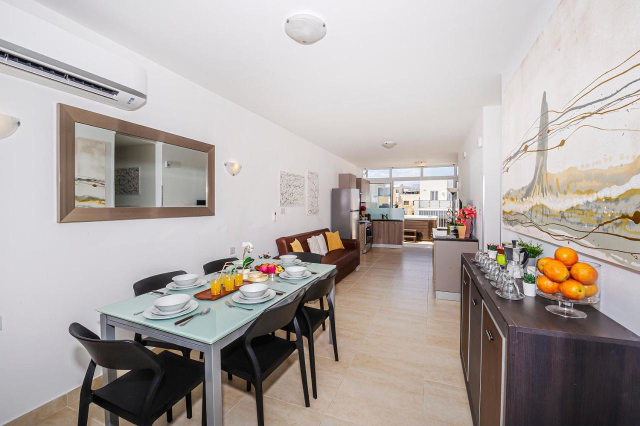 Summer Breeze Penthouse With Private Hot Tub & Terrace With Panoramic Views, By Getawaysmalta Mellieħa Exterior foto