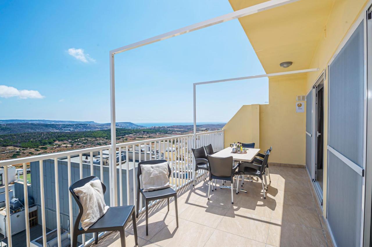 Summer Breeze Penthouse With Private Hot Tub & Terrace With Panoramic Views, By Getawaysmalta Mellieħa Exterior foto