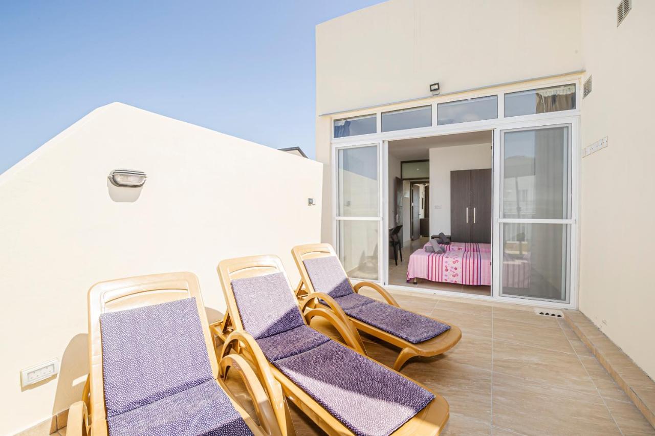 Summer Breeze Penthouse With Private Hot Tub & Terrace With Panoramic Views, By Getawaysmalta Mellieħa Exterior foto